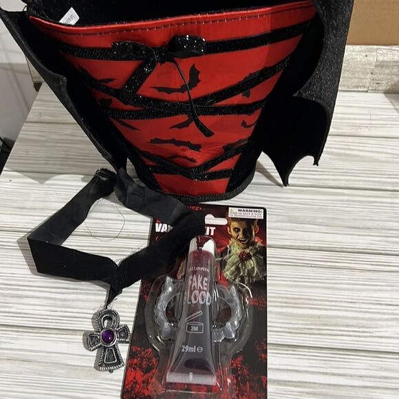 Vampire Cape and Accessories - Picture 2 of 9